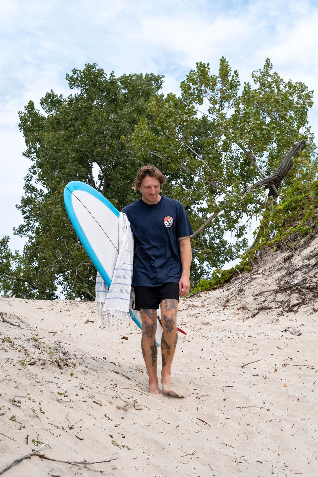 OAK SURF CLUB SINGLE FIN TEE - NAVY TSHIRT OAK SURF CLUB   