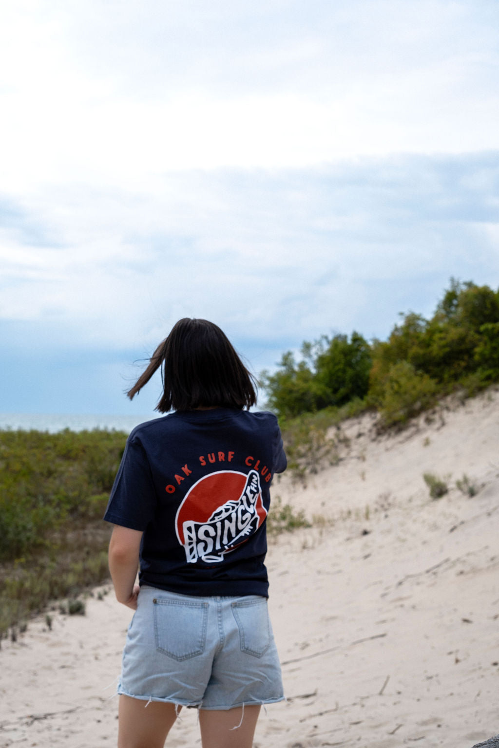 OAK SURF CLUB SINGLE FIN TEE - NAVY TSHIRT OAK SURF CLUB   