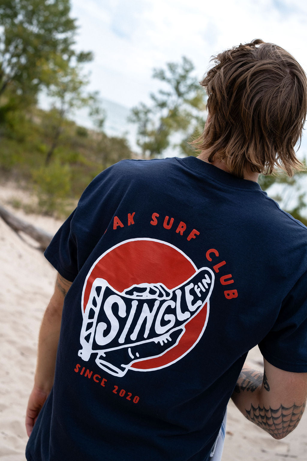 OAK SURF CLUB SINGLE FIN TEE - NAVY TSHIRT OAK SURF CLUB   