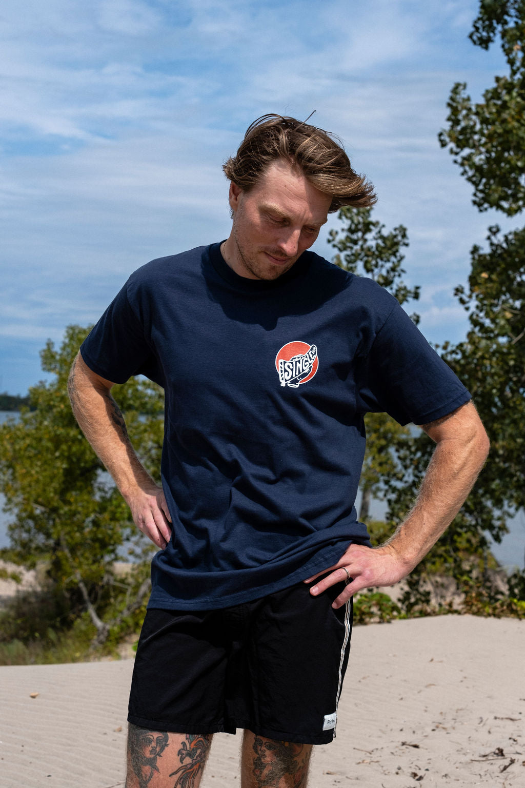 OAK SURF CLUB SINGLE FIN TEE - NAVY TSHIRT OAK SURF CLUB   