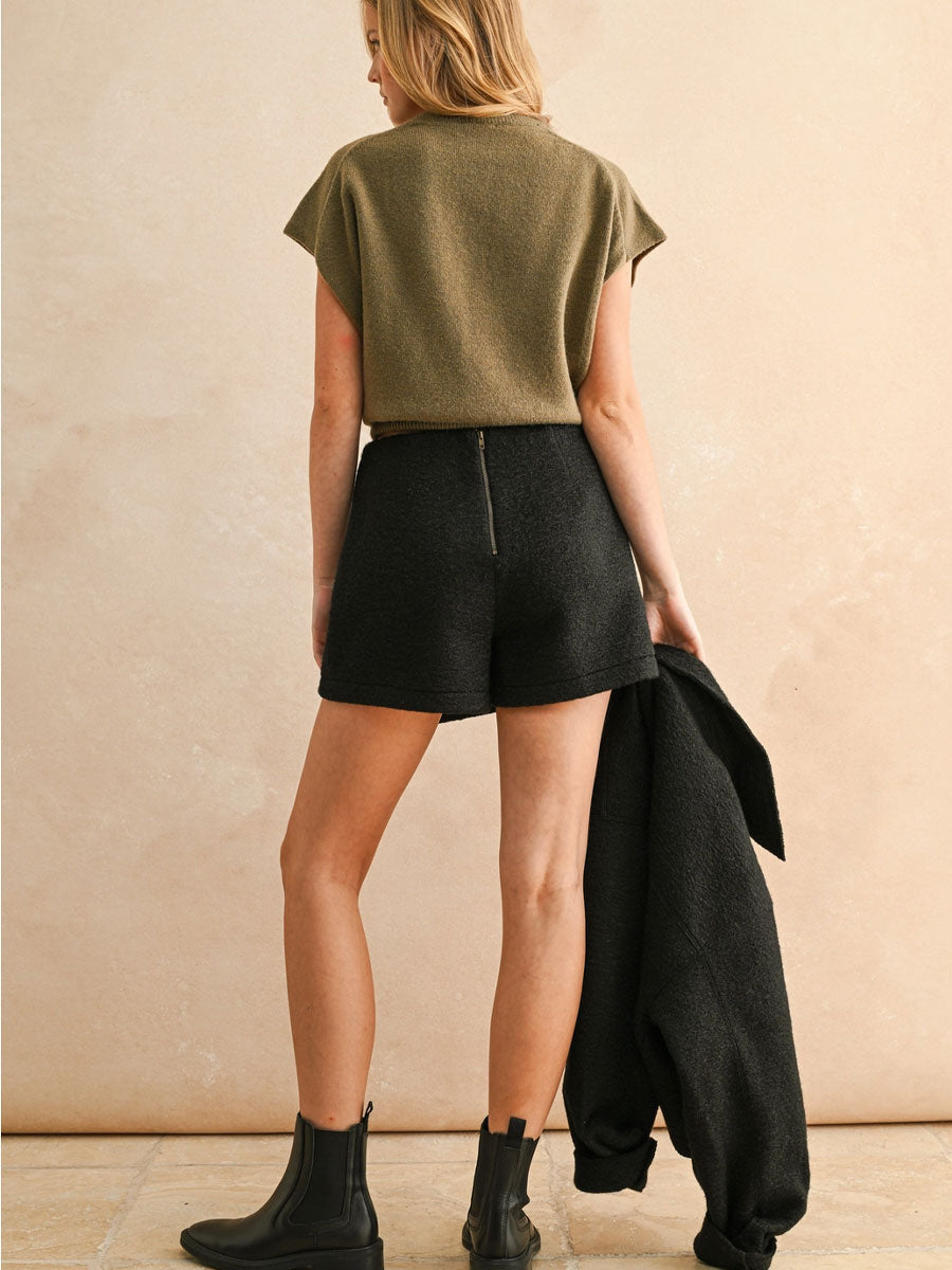TEXTURED SKORT - BLACK SKIRTS OAK CLOTHING CO.