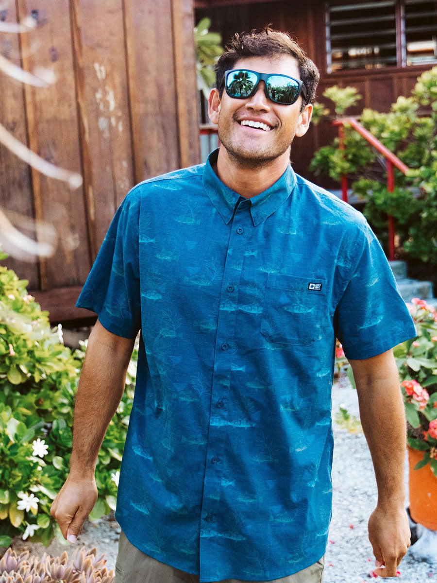 SALTY CREW BREEZER PERF BUTTON UP - NAVY SHIRTS SALTY CREW