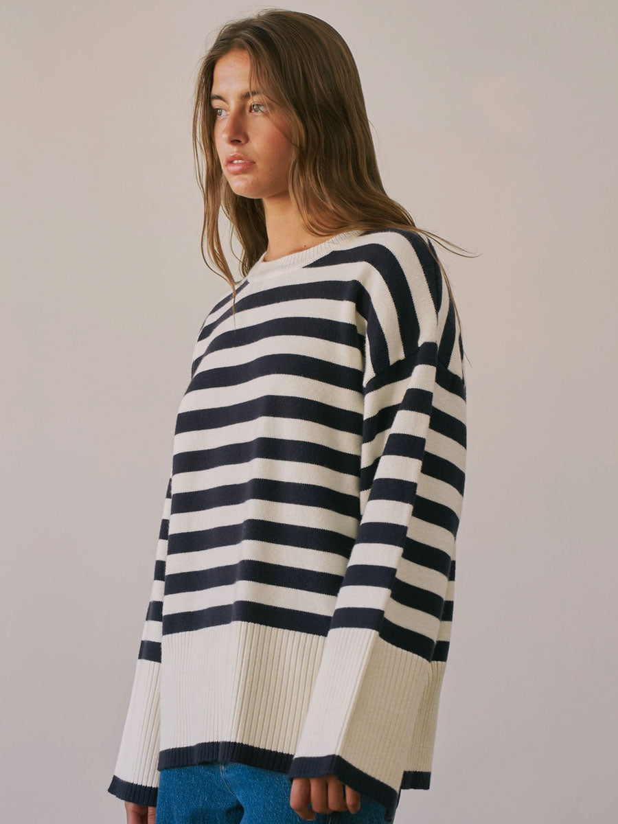 STRIPED CREW NECK LONG SLEEVE SWEATER - CREAM/NAVY SWEATERS OAK CLOTHING CO.