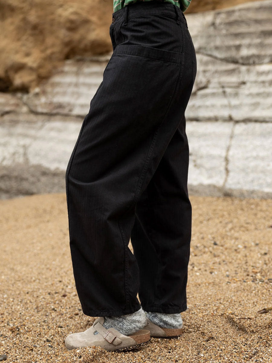 FINISTERRE CROFT BARREL TROUSER - BLACK PANTS FINISTERRE