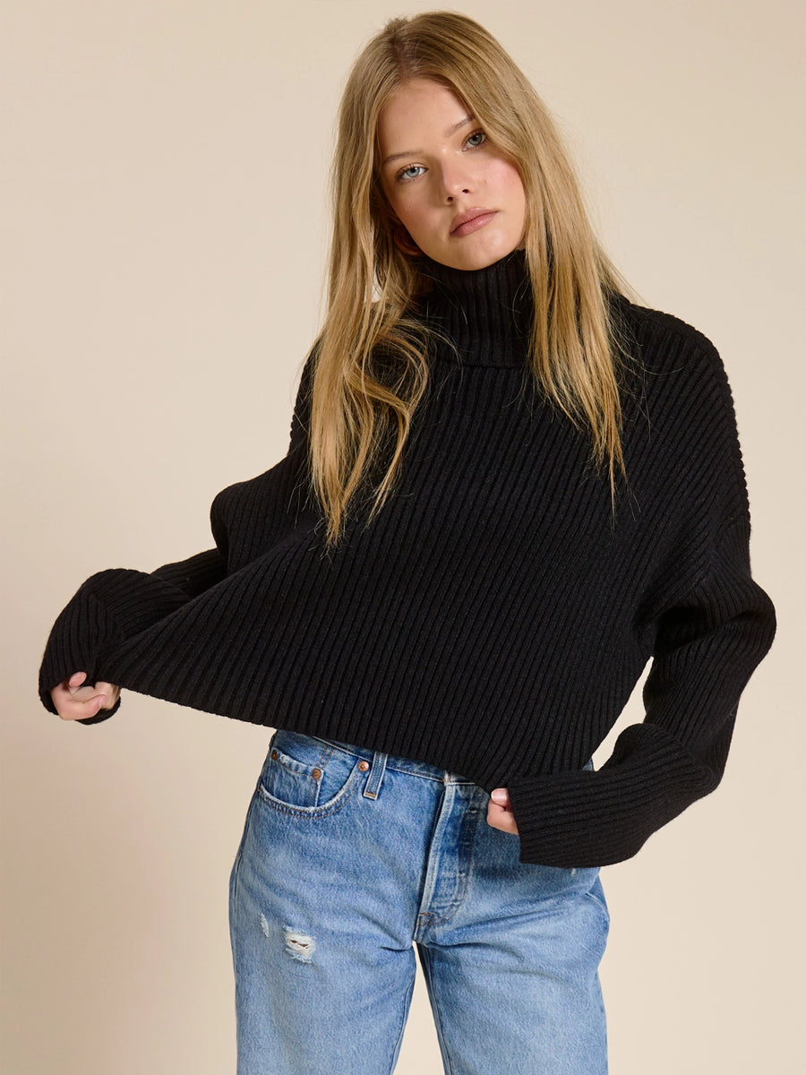 CROPPED RIBBED TURTLENECK - BLACK SWEATERS OAK CLOTHING CO.