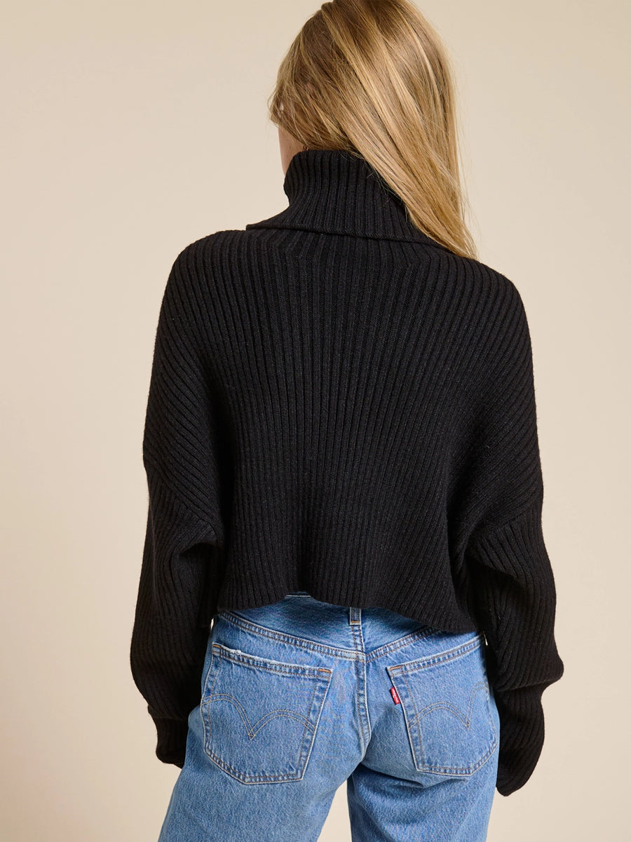 CROPPED RIBBED TURTLENECK - BLACK SWEATERS OAK CLOTHING CO.
