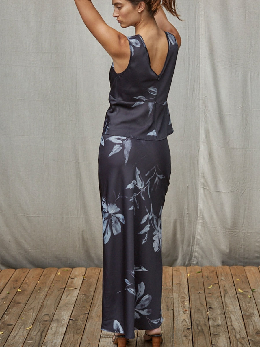 WOVEN FLORAL PRINT FLARE MIDI SKIRT - BLACK/GREY