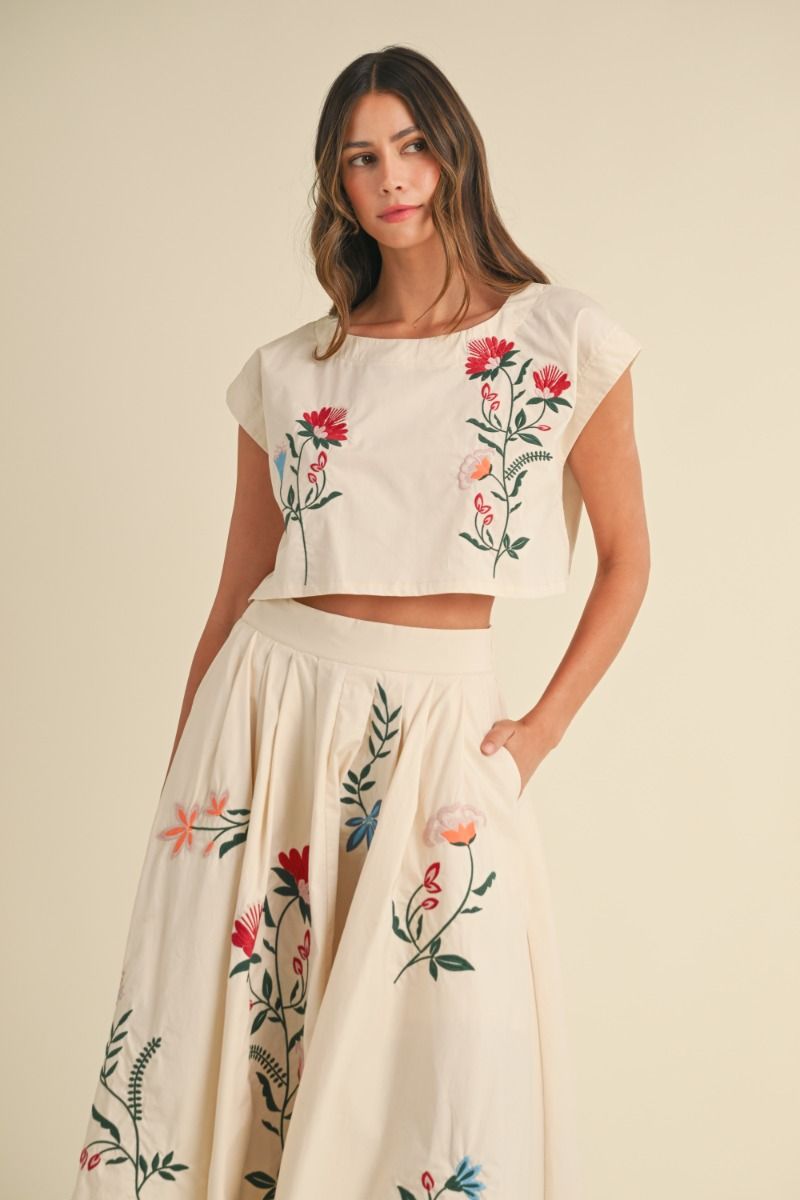 EMBROIDERED FLORAL CROP TOP - CREAM TOP -   