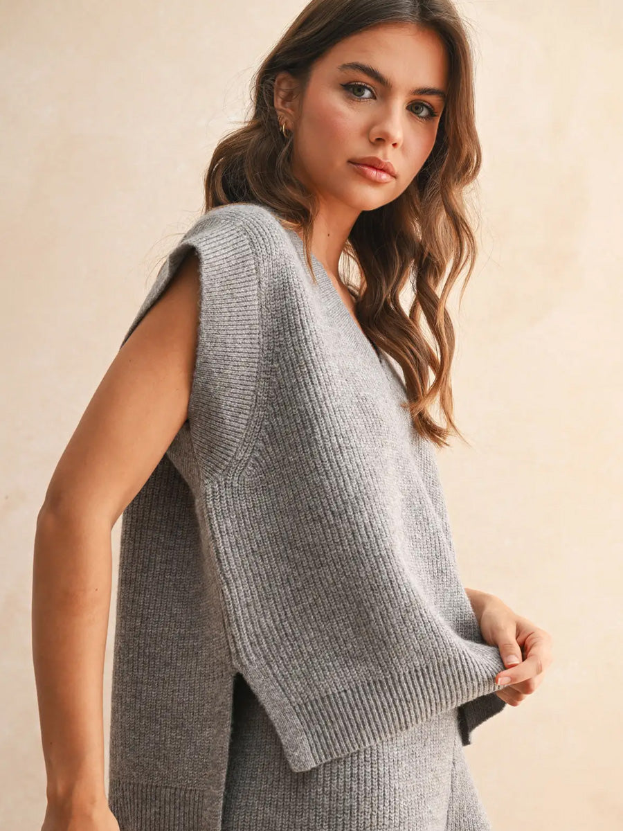 V NECK SWEATER VEST - ESPRESSO