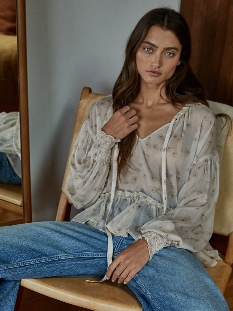 WOVEN POLYESTER CHIFFON FLORAL BLOUSE - LIGHT BEIGE SHIRTS OAK CLOTHING CO.