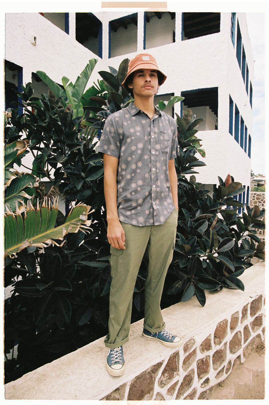 BRIXTON CHARTER SLUB S/S WOVEN SHIRT - CHARCOAL SOL SHIRT BRIXTON   