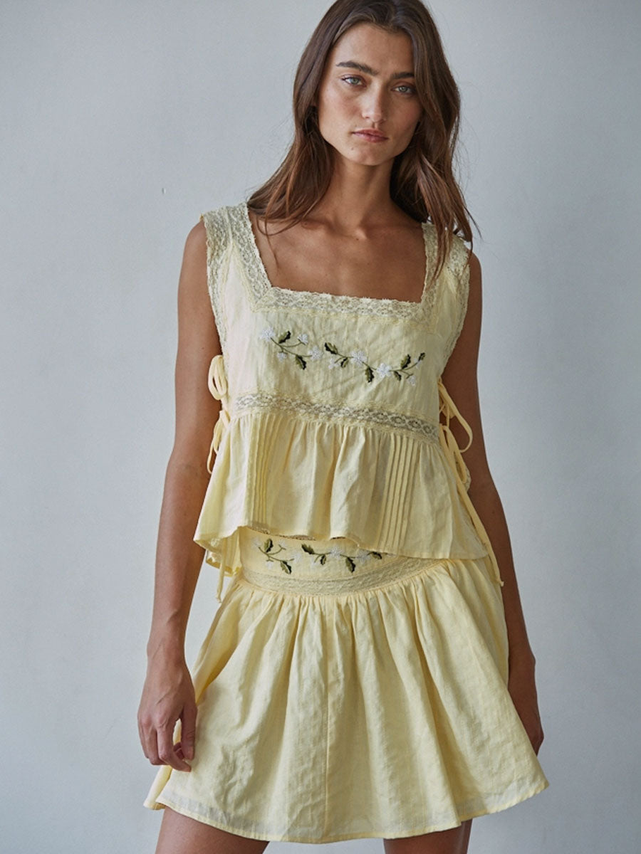WOVEN COTTON FLORAL EMBROIDERY MINI SKIRT - LIGHT YELLOW SKIRTS OAK CLOTHING CO.