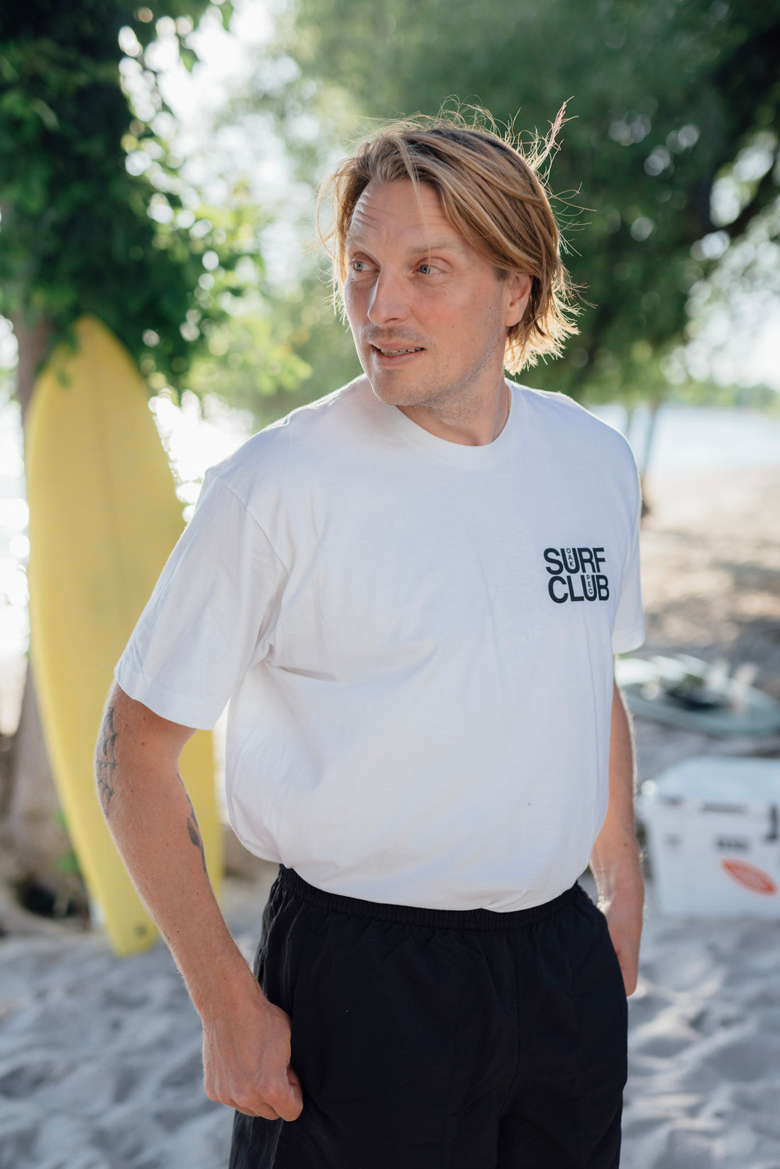 OAK SURF CLUB UNISEX PEC TEE - WHITE TSHIRT OAK SURF CLUB   